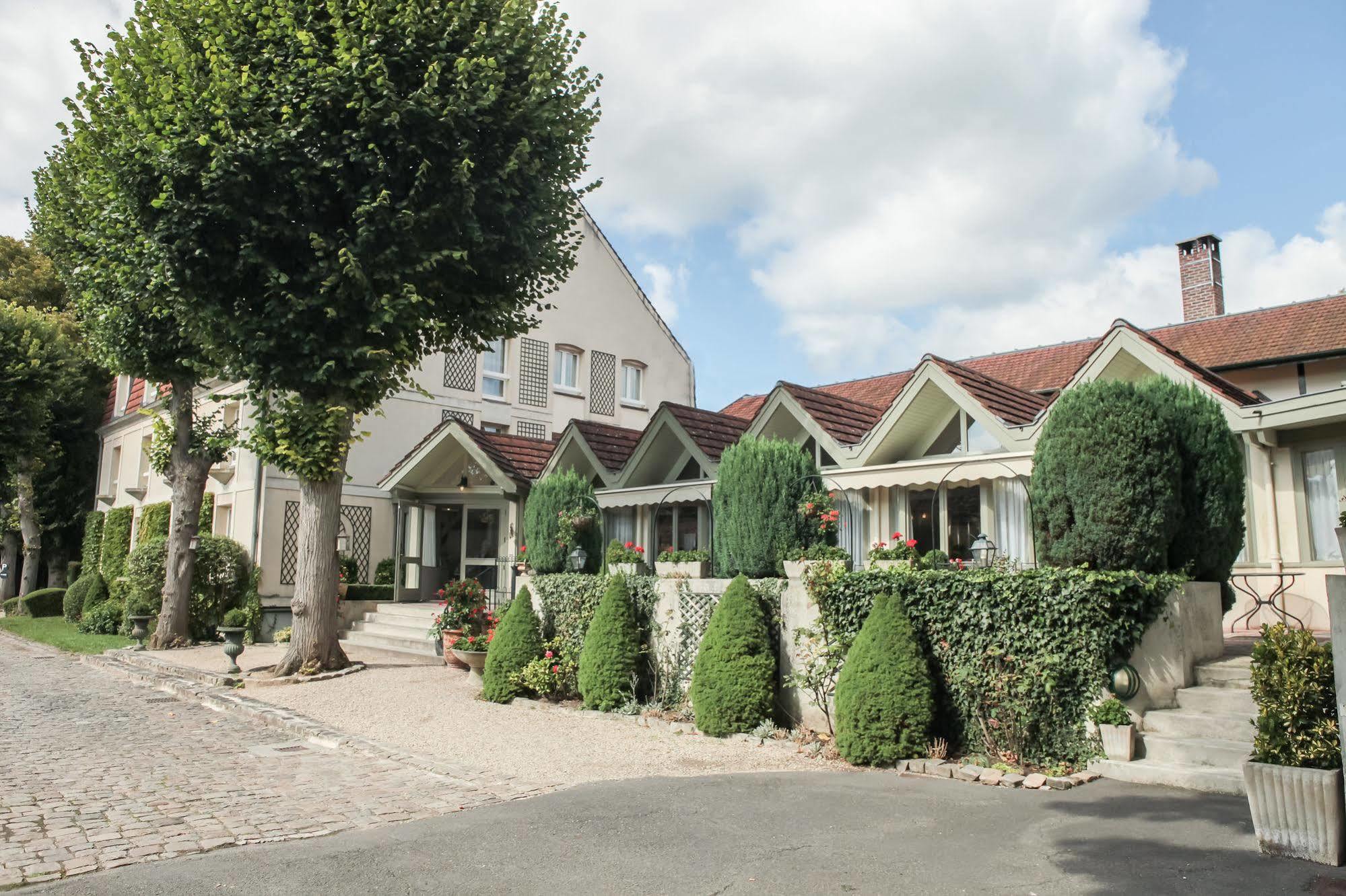 Hotel & Restaurant Le Relais D'Aumale Orry-La-Ville Exterior foto